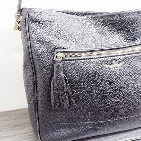 KATE SPADE PEBBLED BLACK LEATHER BAG WITH TASSEL♠️ - Picture 3 of 12